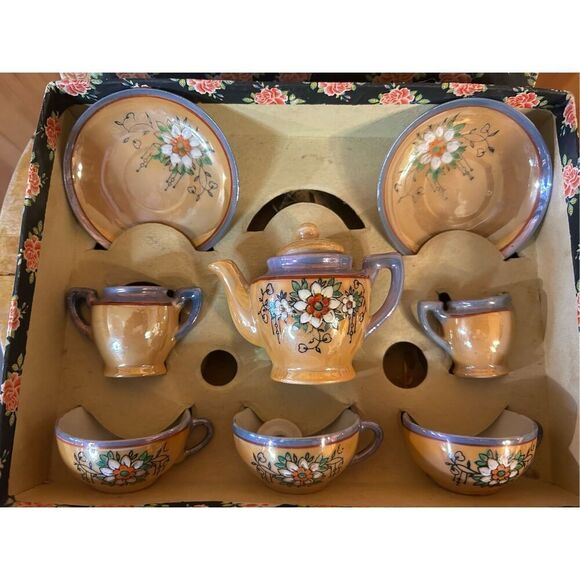 Vintage Toy Tea Set Miniature Luster Made in Japan 10 Piece With Box (8490) - Picture 2 of 4